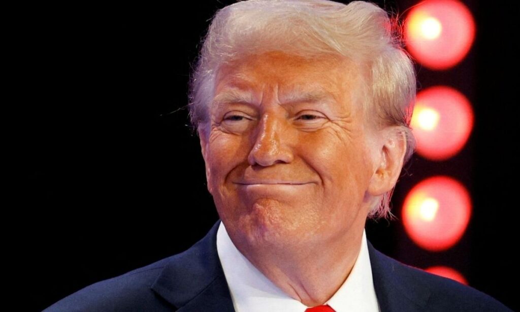 Irán anuncia la apertura del Estrecho de Ormuz