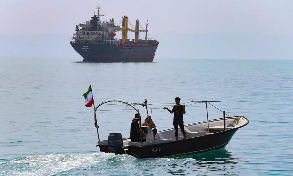 Irán cierra nuevamente Ormuz