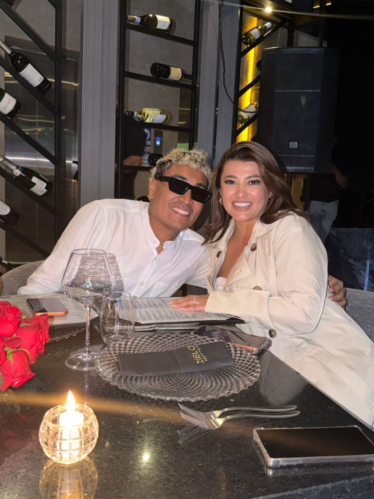 Milagro y Supremo disfrutaron de una velada y cena romántica. 