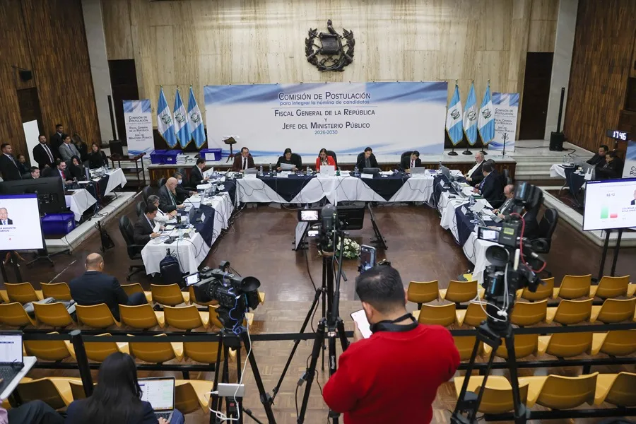 Guatemala presenta lista de seis candidatos al cargo de fiscal general tras orden judicial