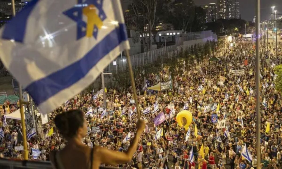 Centenares de israelíes protestaron este sábado en distintas ciudades contra el Gobierno de Netanyahu