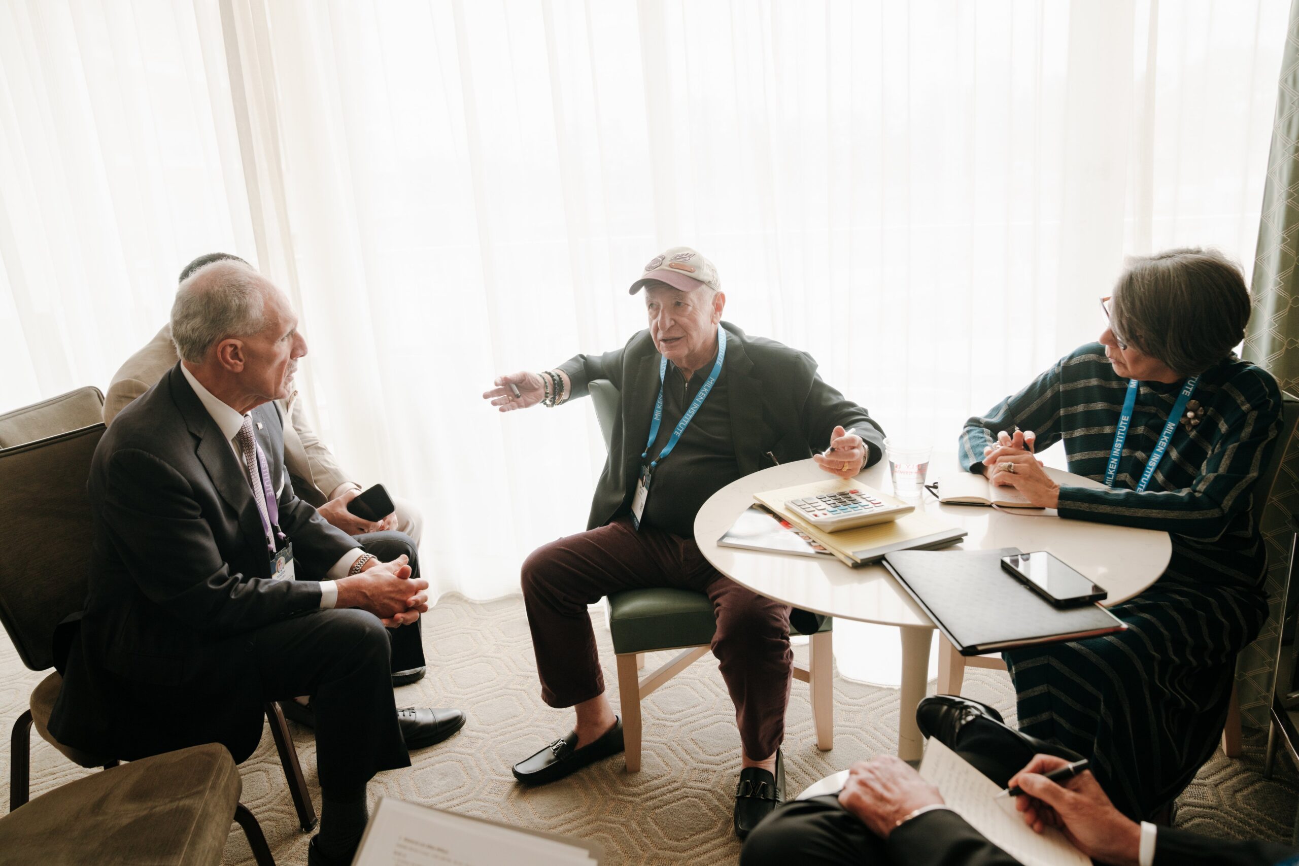 El Presidente Asfura se reúne con el fundador de Centric Brands durante la Milken Institute Global Conference 2026