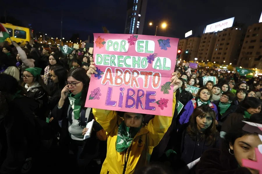 Mujeres chilenas rechazan la propuesta de escuchar el latido fetal antes de abortar