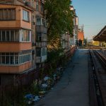 Compró un departamento pequeño cerca de una estación abandonada y la reapertura de la línea lo cambió todo