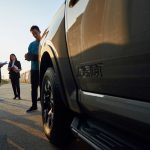 Nos subimos a la pick-up eléctrica china que acaba de desembarcar y hubo algo que no esperábamos