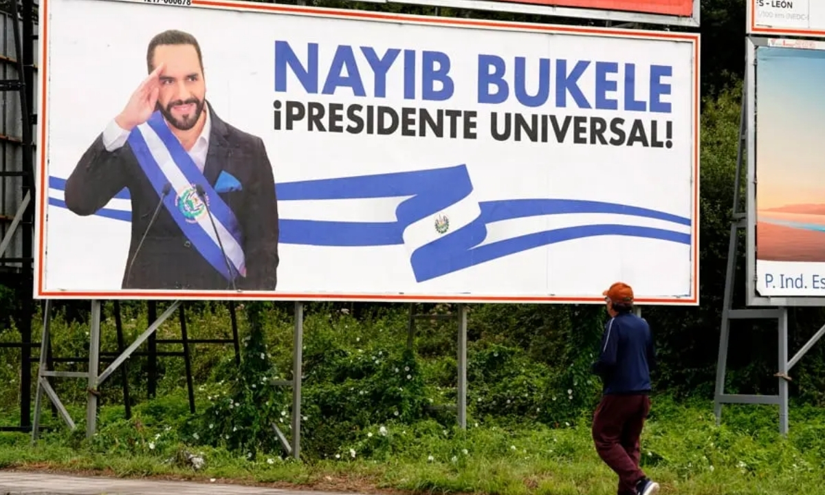 Controversia en España por vallas publicitarias del presidente Nayib Bukele