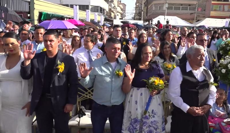 350 bodas en la Plaza Los Dolores: la capital se viste de amor y unión