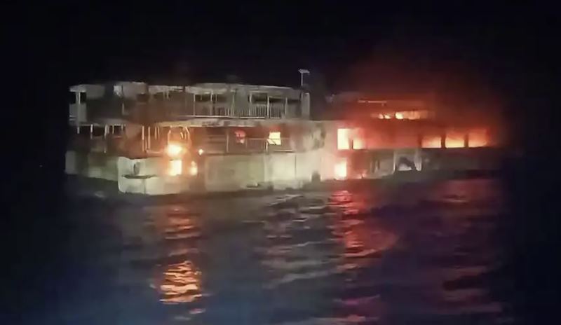 Incendio en un ferry de Filipinas deja 5 muertos y 87 desaparecidos