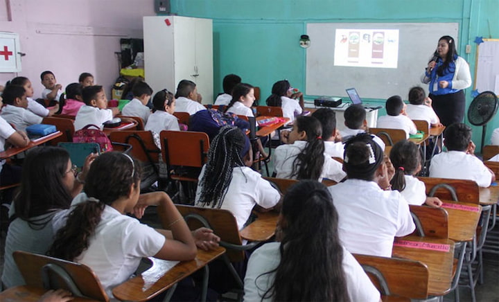 Maestros regresarán a las aulas el lunes 21 de septiembre tras el feriado