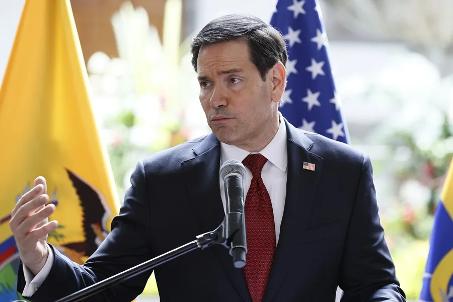 Marco Rubio afirma que EE.UU. no planea matar pescadores en bombardeos en el Pacífico