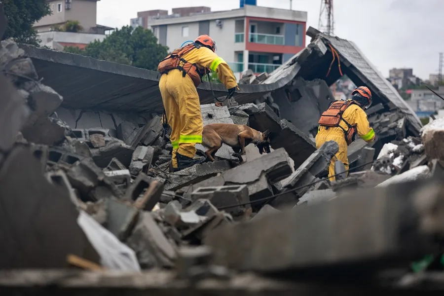 Se elevan a seis los fallecidos por el derrumbe de un edificio en construcción en Brasil