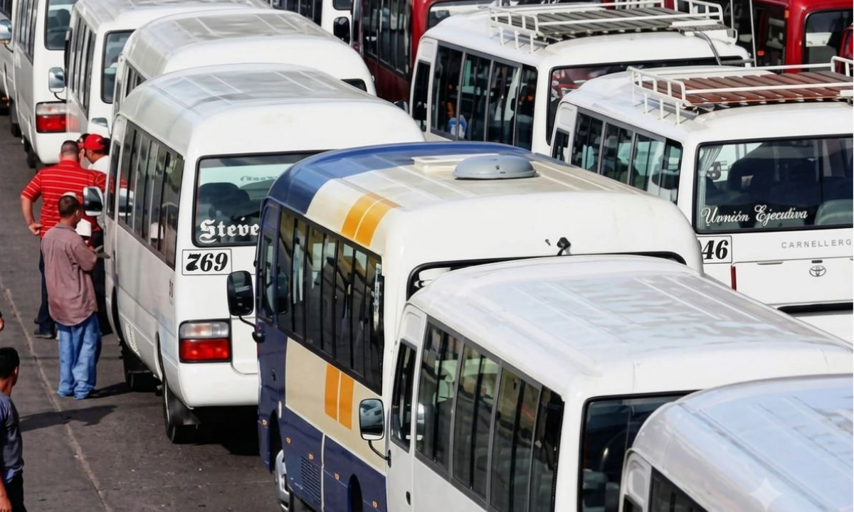 Transportistas descartan huelga para este lunes y solicitan diálogo con el Gobierno