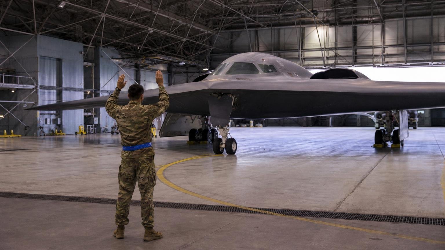 El avión más caro jamás construido cuesta 2 mil millones de dólares cada uno y Estados Unidos solo llegó a fabricar 21
