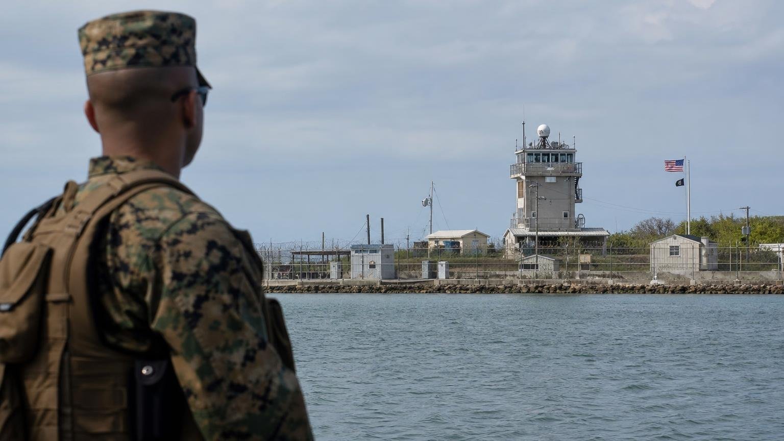 Estados Unidos paga desde 1903 el alquiler de su base en Cuba y Cuba lleva más de 60 años negándose a cobrar los cheques