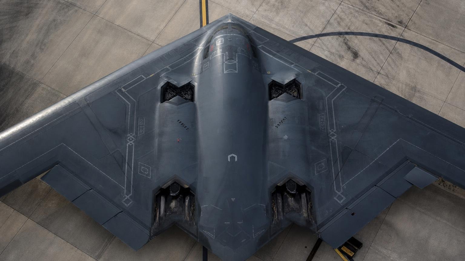 Una foto tomada desde arriba reveló lo que el bombardero más secreto de Estados Unidos escondía en sus motores