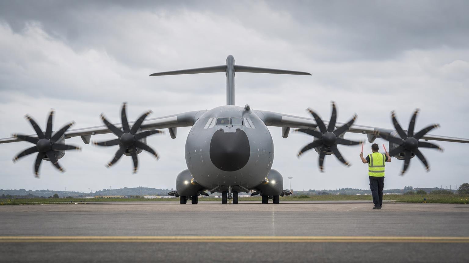 El avión militar más grande que se fabrica en Europa sale de una planta de Sevilla y hasta Alemania y Francia lo reciben de allí
