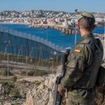 El ejército español mantiene miles de soldados en dos ciudades de África y es el único de Europa con una frontera terrestre en ese continente