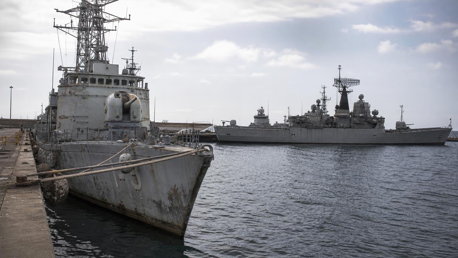 España dejó de dar mantenimiento a los buques de guerra que le vendió a Venezuela y la mitad de la flota lleva años amarrada