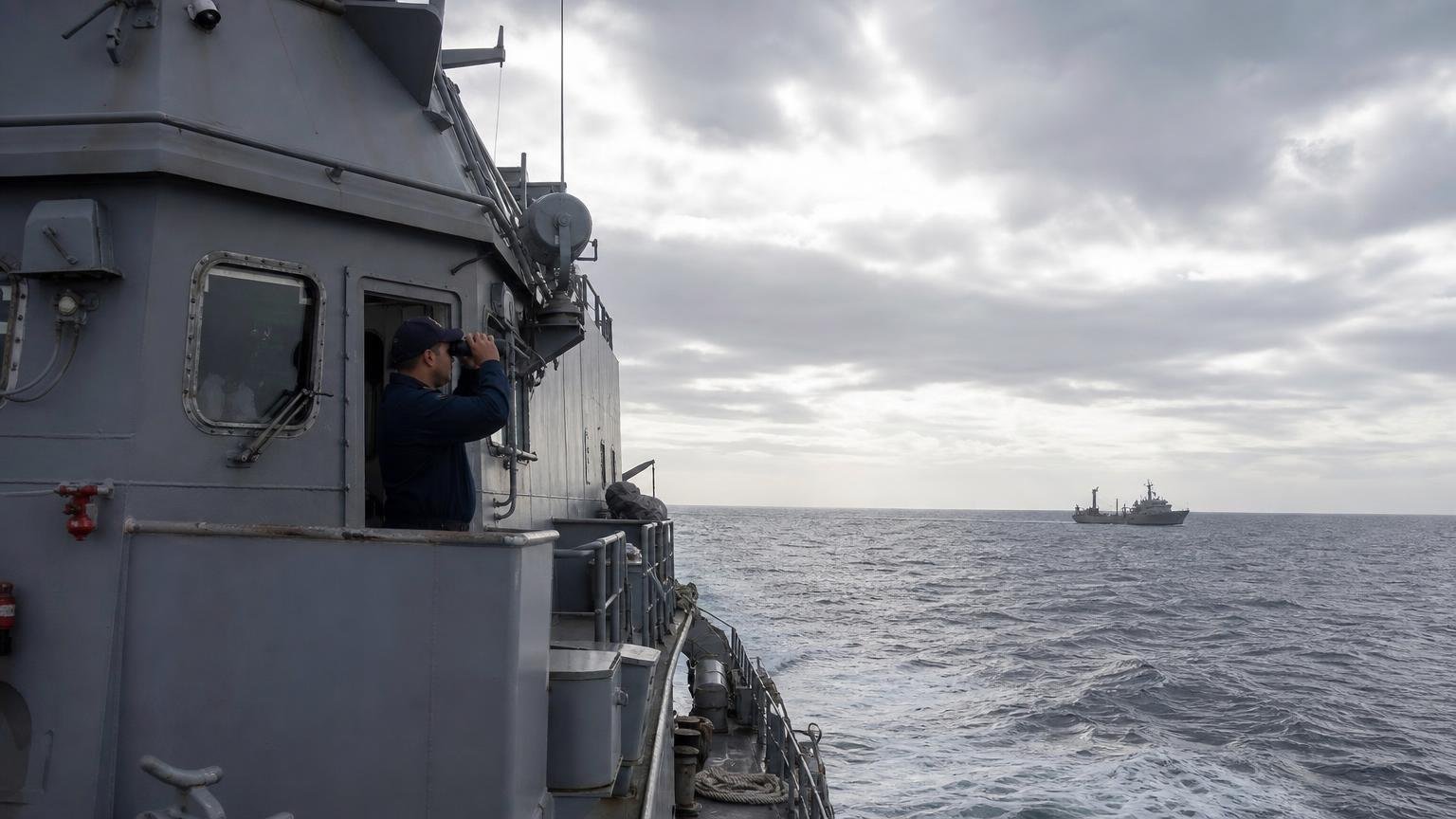 La armada de Uruguay vigila una de las zonas de pesca más codiciadas del mundo con tres barcos que superan los 40 años