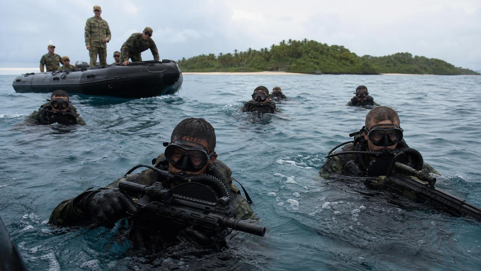 Los comandos de la marina de Estados Unidos entrenan con los buzos de combate de Colombia y el curso se hace en el Caribe colombiano