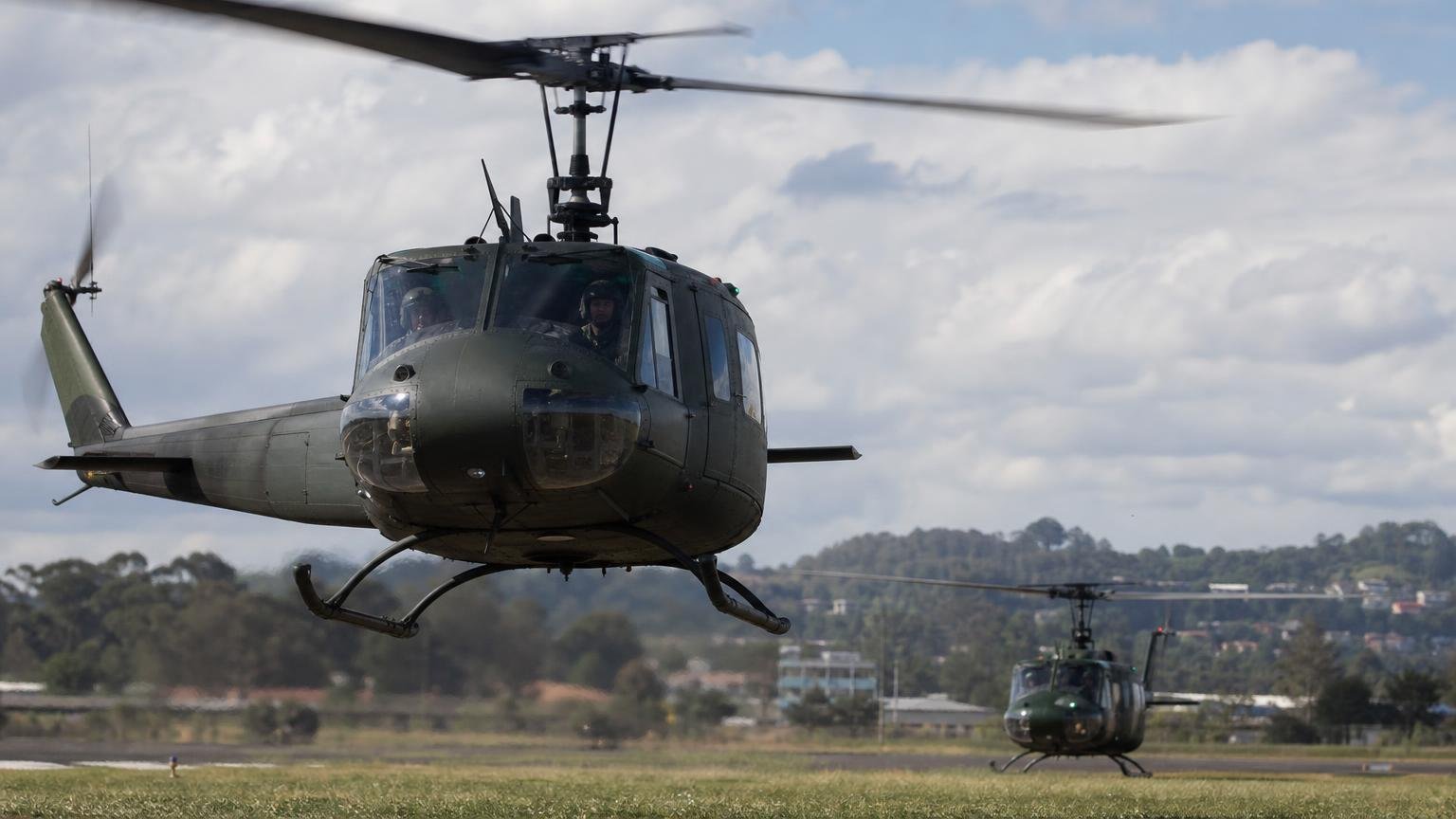 Los helicópteros Huey que Estados Unidos usó en Vietnam siguen volando en seis ejércitos de América Latina 50 años después