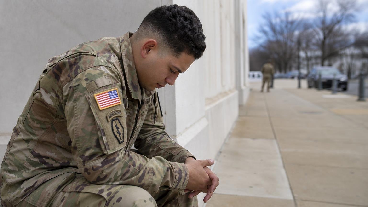 Miles de puertorriqueños sirven en el ejército de Estados Unidos y ninguno puede votar al presidente que los manda a la guerra